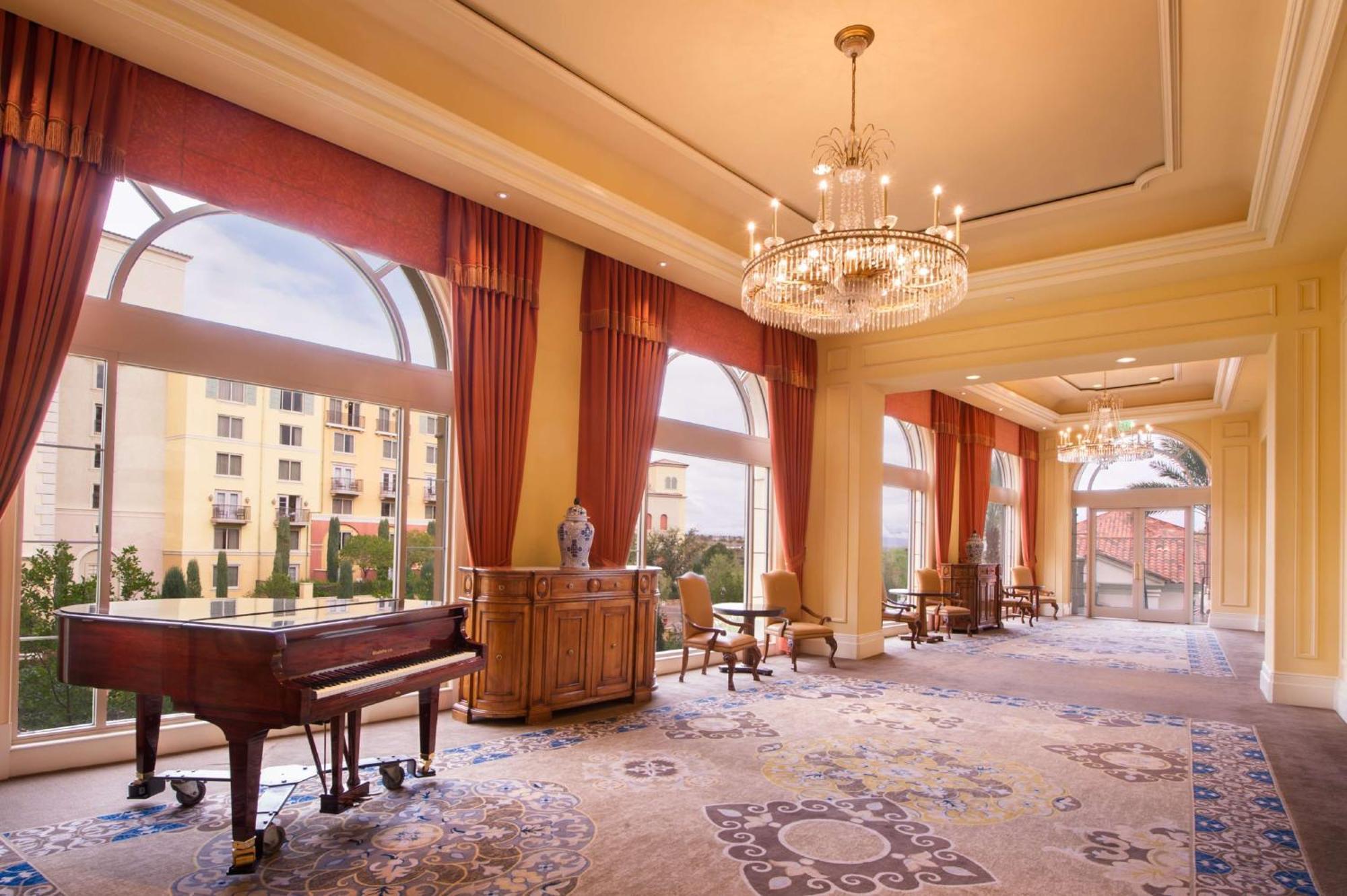 Hilton Lake Las Vegas Resort & Spa Exterior photo